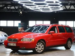 Grön (röd) Begagnad 2005 Volvo V70 Kinetic Kombi | 49 900 kr (Dyr)
