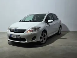 Vit Begagnad 2011 Toyota Auris Hybrid Premium Halvkombi | 109 700 kr (Marknadspris)