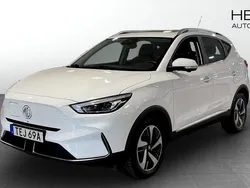 Vit (white) Begagnad 2022 MG ZS Luxury Sedan | 249 900 kr (Bra pris)