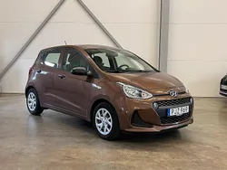 Brun Begagnad 2017 Hyundai i10 Comfort Halvkombi | 74 900 kr (Marknadspris)