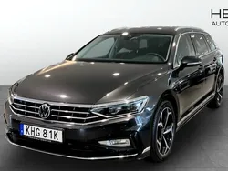 Mörkgrå (grey) Begagnad 2022 VW Passat GT Kombi | 299 900 kr (Lite dyr)