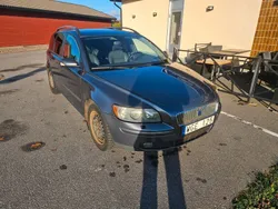 Grå Begagnad 2004 Volvo V50 Kinetic Kombi | 49 900 kr (Marknadspris)