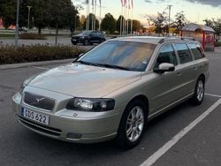 Brun Begagnad 2007 Volvo V70 Momentum Kombi | 49 000 kr (Dyr)