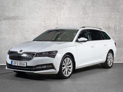 Vit Begagnad 2023 Skoda Superb Business Line Kombi | 329 900 kr (Marknadspris)