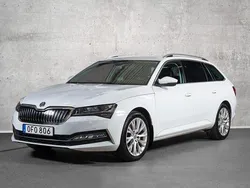 Vit Begagnad 2023 Skoda Superb Business Line Kombi | 329 900 kr (Marknadspris)