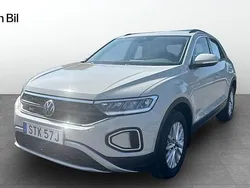 Grå Begagnad 2022 VW T-Roc Life SUV | 259 900 kr (Marknadspris)