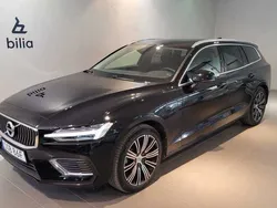 Svart Begagnad 2022 Volvo V60 Pro Kombi | 339 000 kr (Marknadspris)