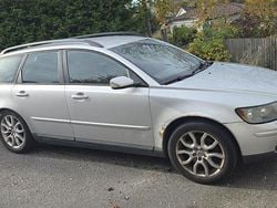 Grå Begagnad 2005 Volvo V50 Momentum Kombi | 12 000 kr (Bra pris)