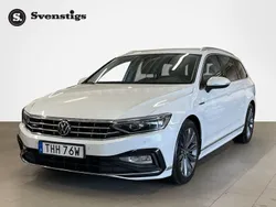 Vit Begagnad 2021 VW Passat R-line Kombi | 268 000 kr (Marknadspris)