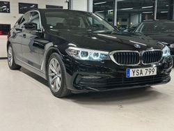 Svart Begagnad 2019 BMW 530 iPerformance Sedan | 269 900 kr (Marknadspris)