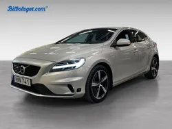 Silver Begagnad 2019 Volvo V40 R-Design Kombi | 213 000 kr (Marknadspris)