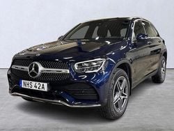 Mörkblå Begagnad 2022 Mercedes GLC300e SUV | 469 900 kr (Marknadspris)