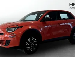 Orange Ny 2024 Fiat 600 Pop Halvkombi | 284 900 kr (Marknadspris)