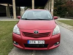 Röd Begagnad 2011 Toyota Verso Minibuss | 89 900 kr (Lite dyr)