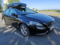 Svart Begagnad 2014 Volvo V40 Kombi | 75 000 kr (Lite dyr)