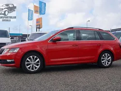 Röd (röd metallic) Begagnad 2019 Skoda Octavia Ambition Kombi | 159 000 kr (Bra pris)