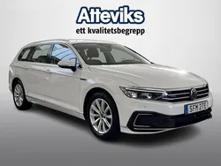 Vit Begagnad 2021 VW Passat GTE Kombi | 257 700 kr (Marknadspris)