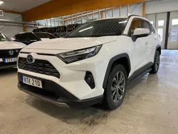 Vit Begagnad 2022 Toyota RAV4 Hybrid Executive SUV | 379 000 kr (Bra pris)