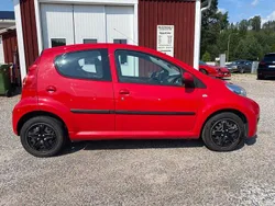 Röd Begagnad 2012 Peugeot 107 Halvkombi | 44 800 kr (Lite dyr)