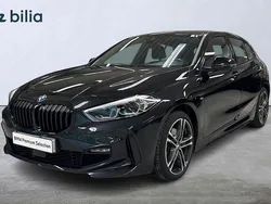 Svart Begagnad 2022 BMW 118 M Sport Halvkombi | 304 900 kr (Dyr)