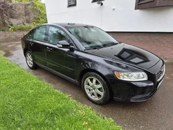 Svart Begagnad 2010 Volvo S40 Kinetic Sedan | 40 000 kr (Marknadspris)
