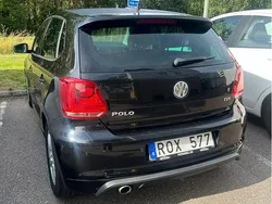 Svart Begagnad 2012 VW Polo Comfortline Halvkombi | 90 000 kr (Lite dyr)