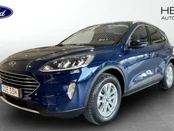 Blå (blue) Begagnad 2022 Ford Kuga Titanium SUV | 269 900 kr (Marknadspris)