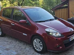 Röd Begagnad 2009 Renault Clio R.S. Halvkombi | 28 000 kr (Marknadspris)