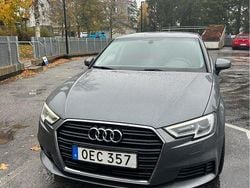 Grå Begagnad 2017 Audi A3 Sportback Comfort Halvkombi | 180 000 kr (Marknadspris)