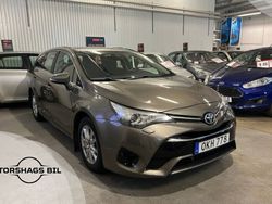 Mörkgrå Begagnad 2016 Toyota Avensis Life Kombi | 99 900 kr (Superpris)
