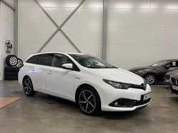 Vit Begagnad 2018 Toyota Auris Hybrid Kombi | 164 900 kr (Marknadspris)