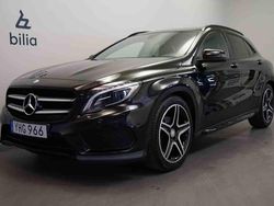Svart Begagnad 2016 Mercedes GLA180 SUV | 199 500 kr