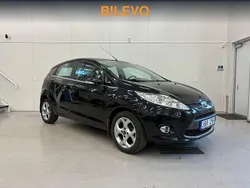 Svart Begagnad 2010 Ford Fiesta Titanium Halvkombi | 39 800 kr (Marknadspris)