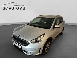 Grå Begagnad 2017 Kia Niro Advance SUV | 124 900 kr (Marknadspris)