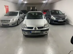 Ljusgrå Begagnad 2005 Renault Clio R.S. Authentique Halvkombi | 24 000 kr (Marknadspris)