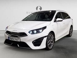 Vit Begagnad 2022 Kia Ceed Sportswagon Plus Kombi | 249 900 kr (Marknadspris)