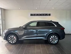 Grå Ny 2025 Audi Q5 S-Line SUV | 739 000 kr (Lite dyr)
