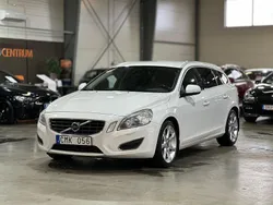 Vit Begagnad 2010 Volvo V60 Summum Kombi | 64 900 kr (Lite dyr)