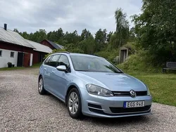 Blå Begagnad 2015 VW Golf VII Kombi | 50 000 kr (Bra pris)