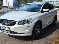 Vit Begagnad 2014 Volvo XC60 Summum SUV | 139 900 kr (Marknadspris)