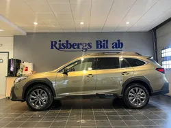Grön Begagnad 2023 Subaru Outback SUV | 481 800 kr (Dyr)