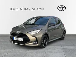 Grön Begagnad 2022 Toyota Yaris Hybrid Style Halvkombi | 229 000 kr (Marknadspris)