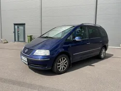 Blå Begagnad 2008 VW Sharan Minibuss | 69 900 kr