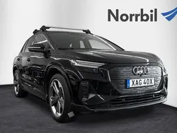 Svart Begagnad 2022 Audi Q4 e-tron Advanced Plus SUV | 399 000 kr (Marknadspris)