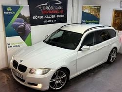 Vit Begagnad 2009 BMW 330 Comfort Edition Kombi | 94 900 kr (Marknadspris)
