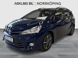 Mörkblå Begagnad 2016 Toyota Verso Multidrive S Minibuss | 169 000 kr (Marknadspris)
