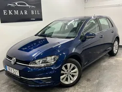 Mörkblå Begagnad 2018 VW Golf VII Halvkombi | 139 900 kr (Marknadspris)