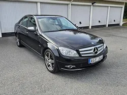 Svart Begagnad 2008 Mercedes C220 Avantgarde Sedan | 59 500 kr (Marknadspris)