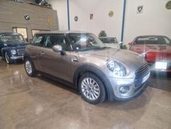 Grå Begagnad 2016 Mini Cooper Pepper Halvkombi | 139 900 kr (Marknadspris)