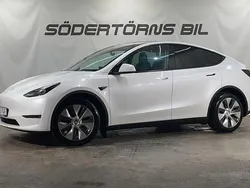 Vit Begagnad 2022 Tesla Model Y Long Range AWD SUV | 439 900 kr (Lite dyr)